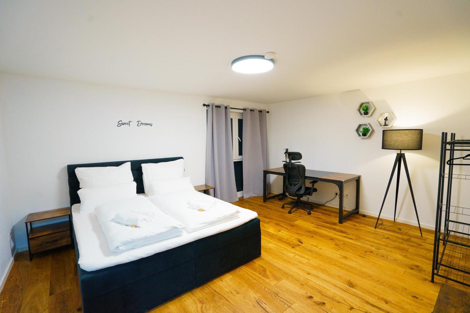Prestige Apartments - Urban Lofts Ройтлінген Екстер'єр фото